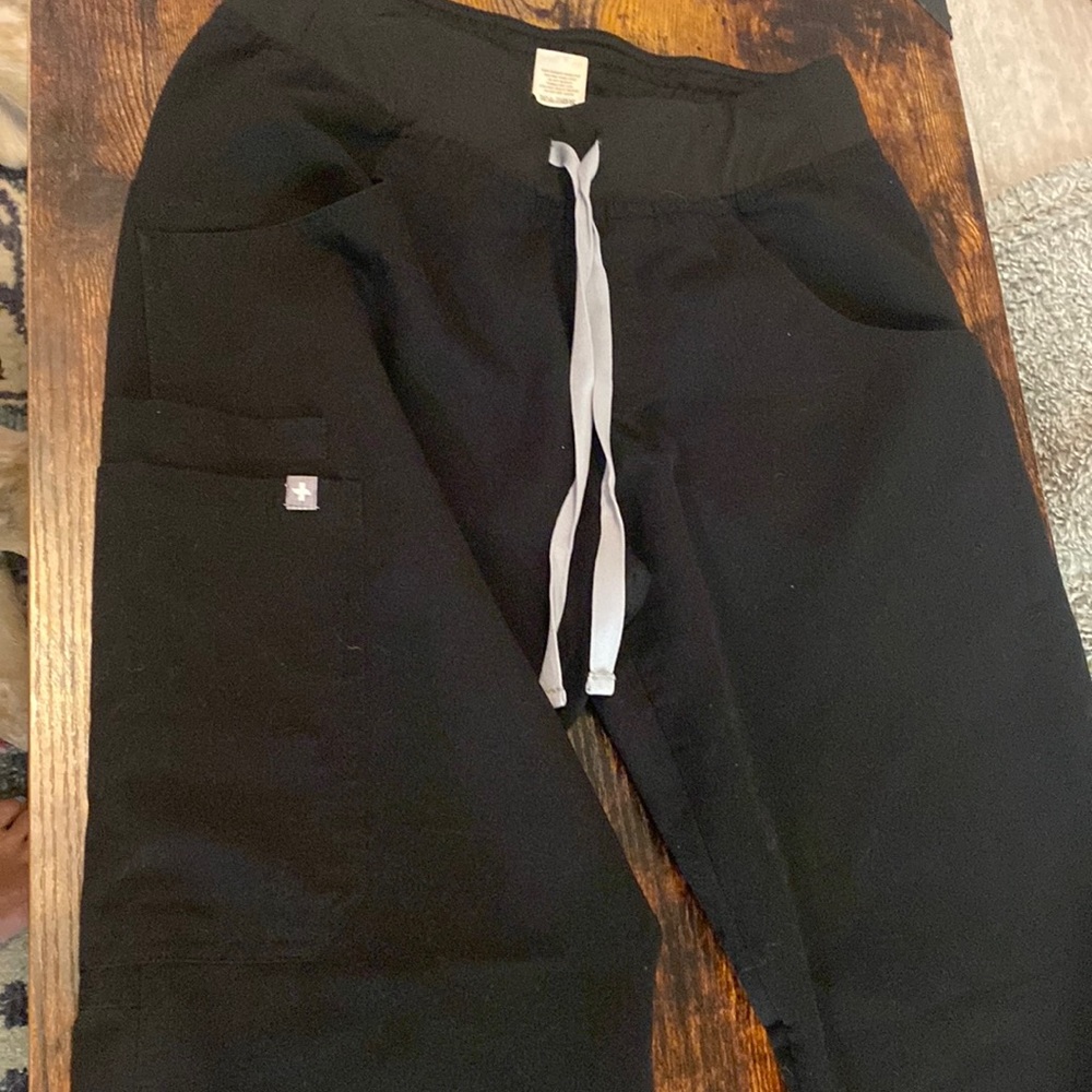 XS/Petite black figs scrub pants